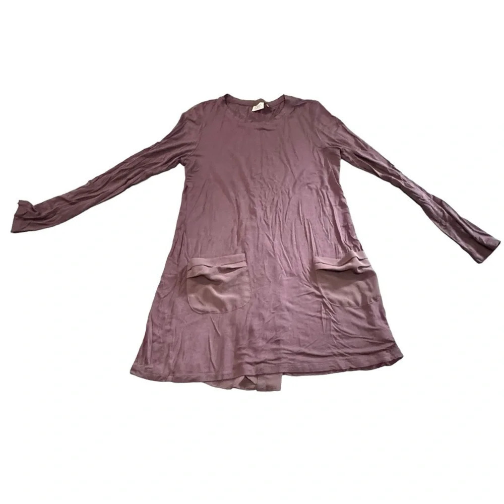 Logo Lori Goldstein long sleeve top with beautiful pocket detail button back S